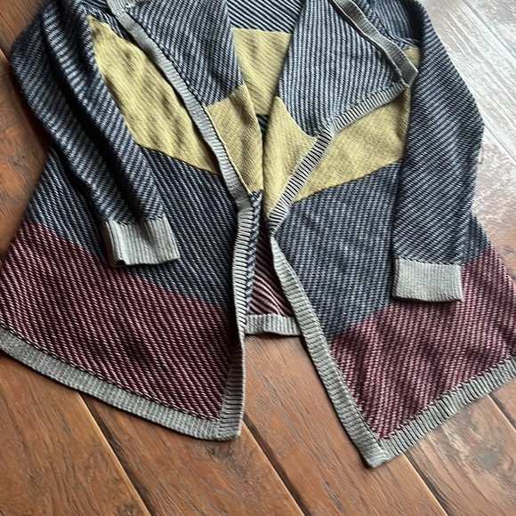 Cabi Cardigan Style 467 - Size Medium - Picture 2 of 11